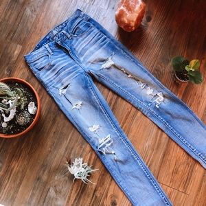 American Eagle Stretch skinny ripped blue jean 4